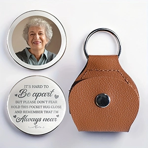 Custom photo and message keepsake, made of stainless steel and faux leather - Sympathy gift for mother, father, or partner who has passed - Birthday/Christmas/Day of the Dead remembrance - Symbol of eternal love, simple round design, heartfelt message design, exquisite craftsmanship